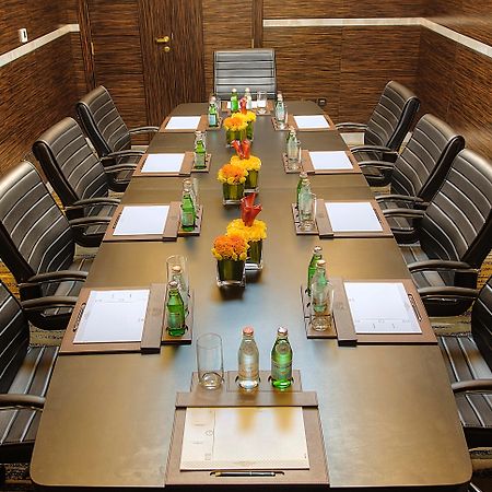 Hotel Jannah Burj Al Sarab Abu Dhabi Esterno foto A boardroom