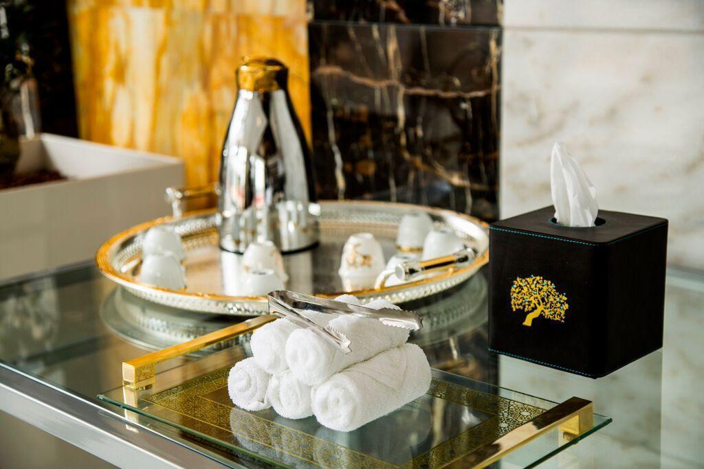 Hotel Jannah Burj Al Sarab Abu Dhabi Esterno foto A tissue box