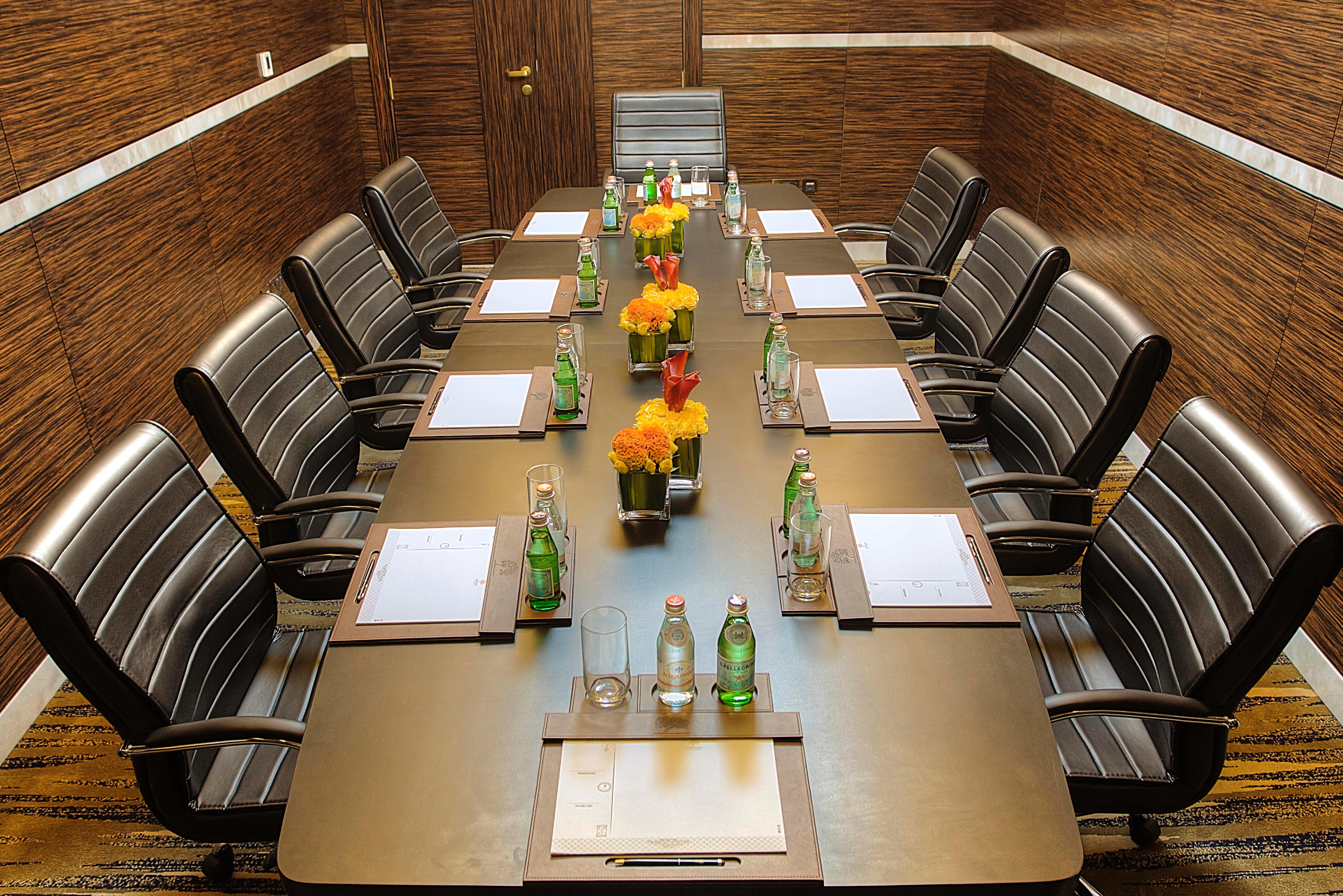 Hotel Jannah Burj Al Sarab Abu Dhabi Esterno foto A boardroom