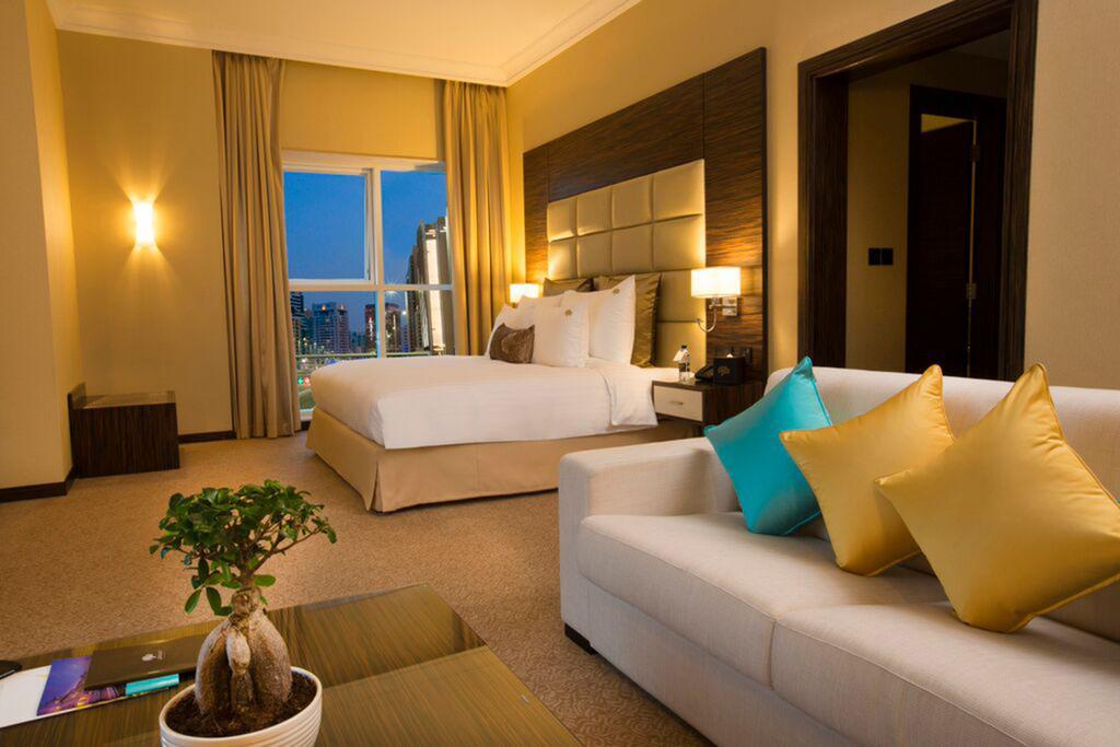 Hotel Jannah Burj Al Sarab Abu Dhabi Esterno foto A room at the hotel